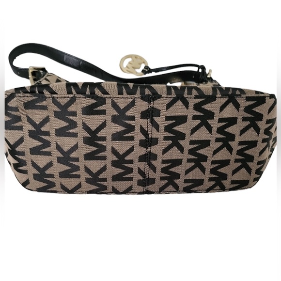 NWOT Michael Kors Jet Set Signature Small Top Zip Black Canvas Shoulder Bag - Picture 3 of 4